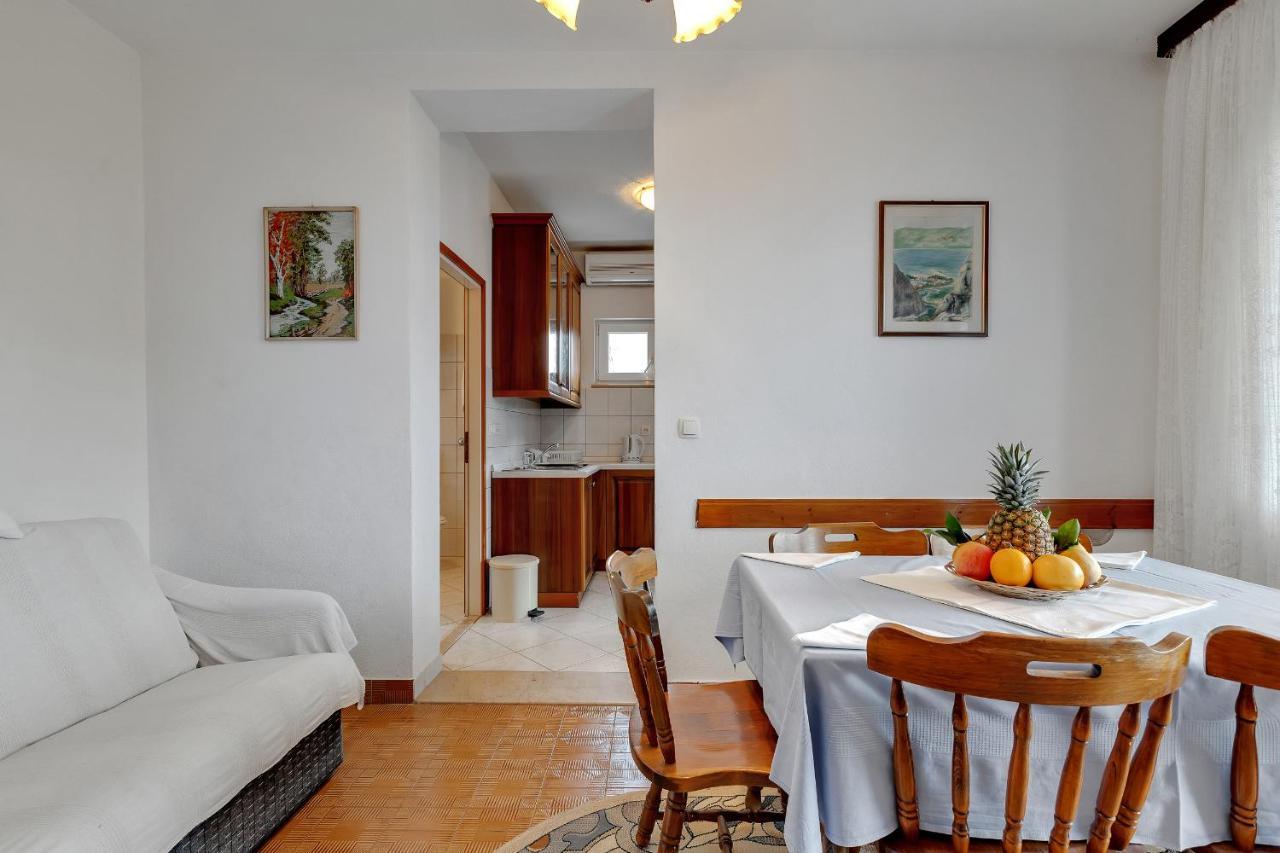 Apartments Tihomir Musac Omis Luaran gambar
