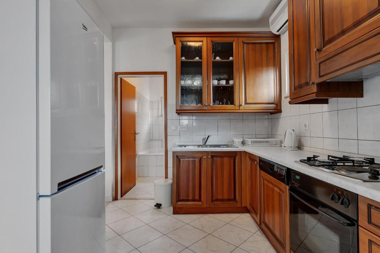 Apartments Tihomir Musac Omis Luaran gambar