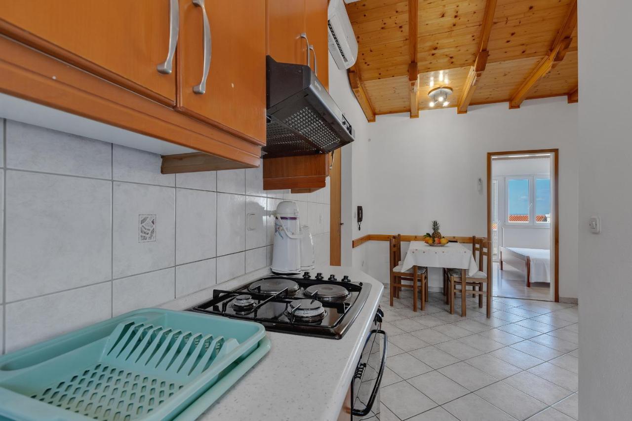 Apartments Tihomir Musac Omis Luaran gambar