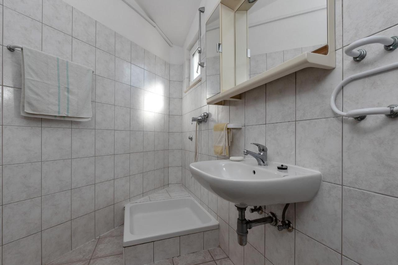 Apartments Tihomir Musac Omis Luaran gambar