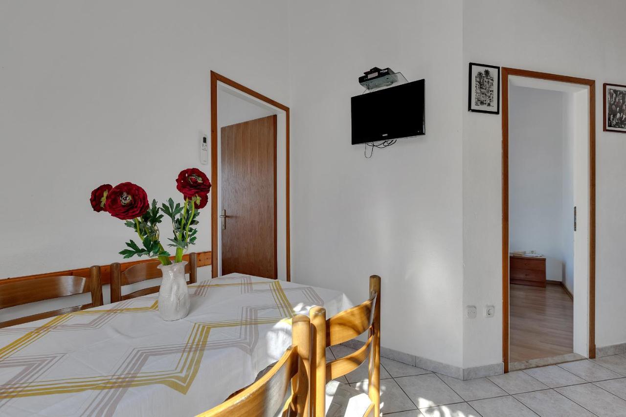 Apartments Tihomir Musac Omis Luaran gambar
