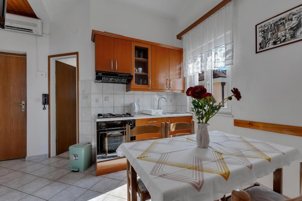 Apartments Tihomir Musac Omis Luaran gambar
