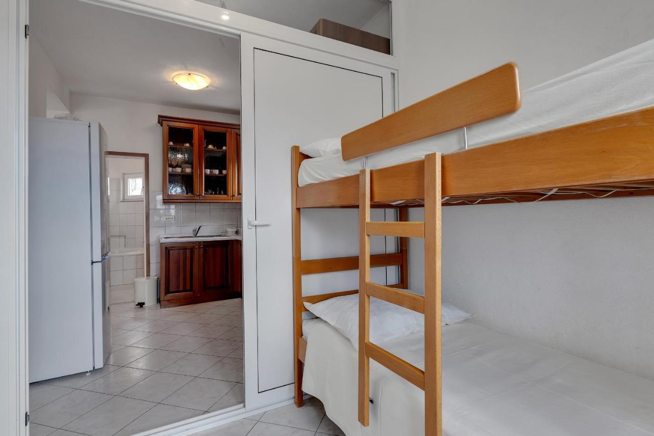 Apartments Tihomir Musac Omis Luaran gambar