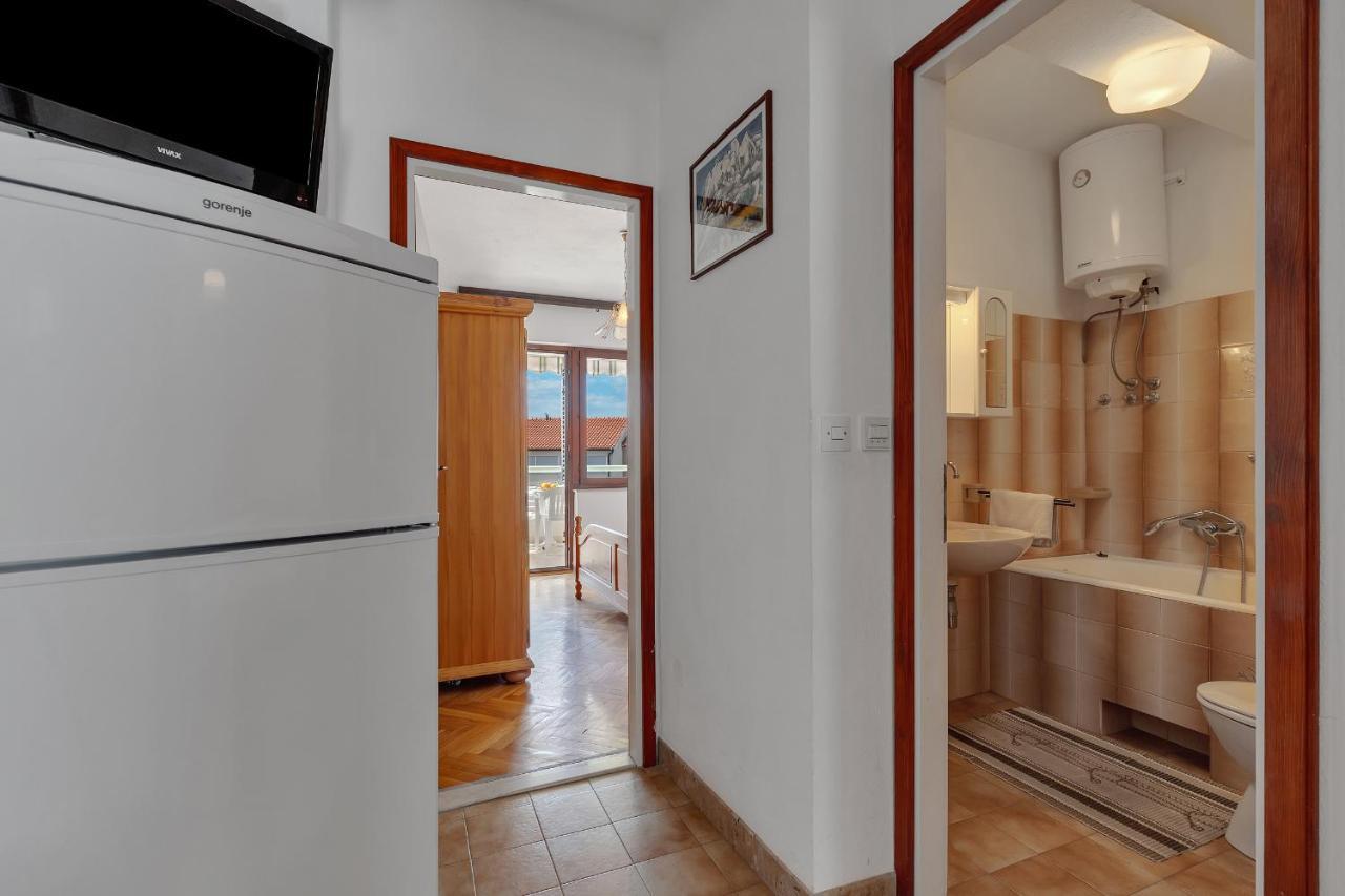 Apartments Tihomir Musac Omis Luaran gambar